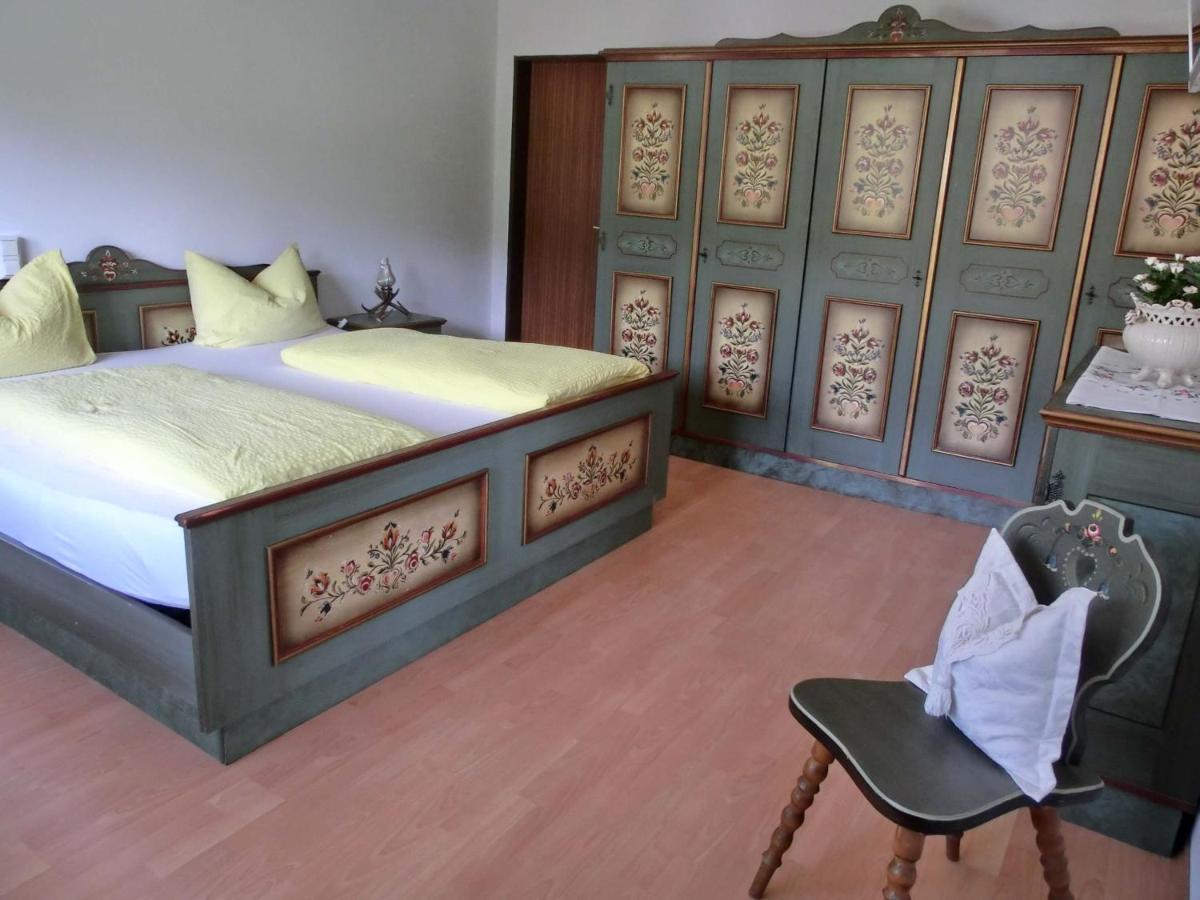 Doppelzimmer mit Gartenblick